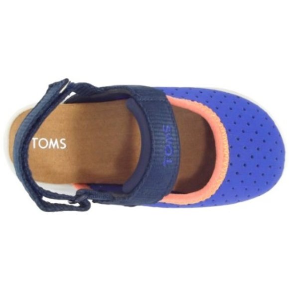 NEW TOMS Kid Caity Perforated Water Shoe Sandal Adjustable Sling Back Closed Toe - Picture 2 of 5